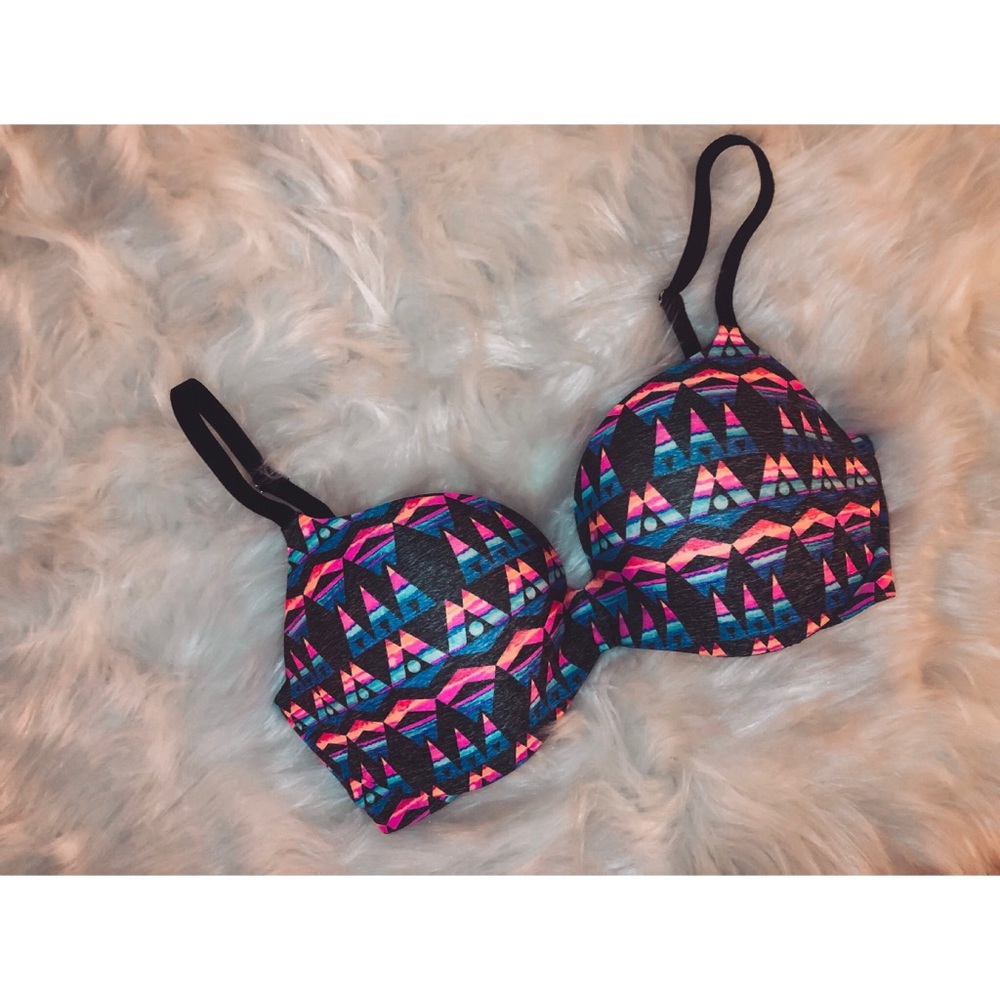 🆕💕 VS Push Up Bra